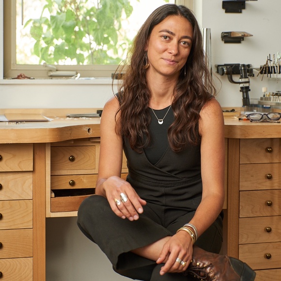 Meet your Posher, Claire - Picture 1 of 1